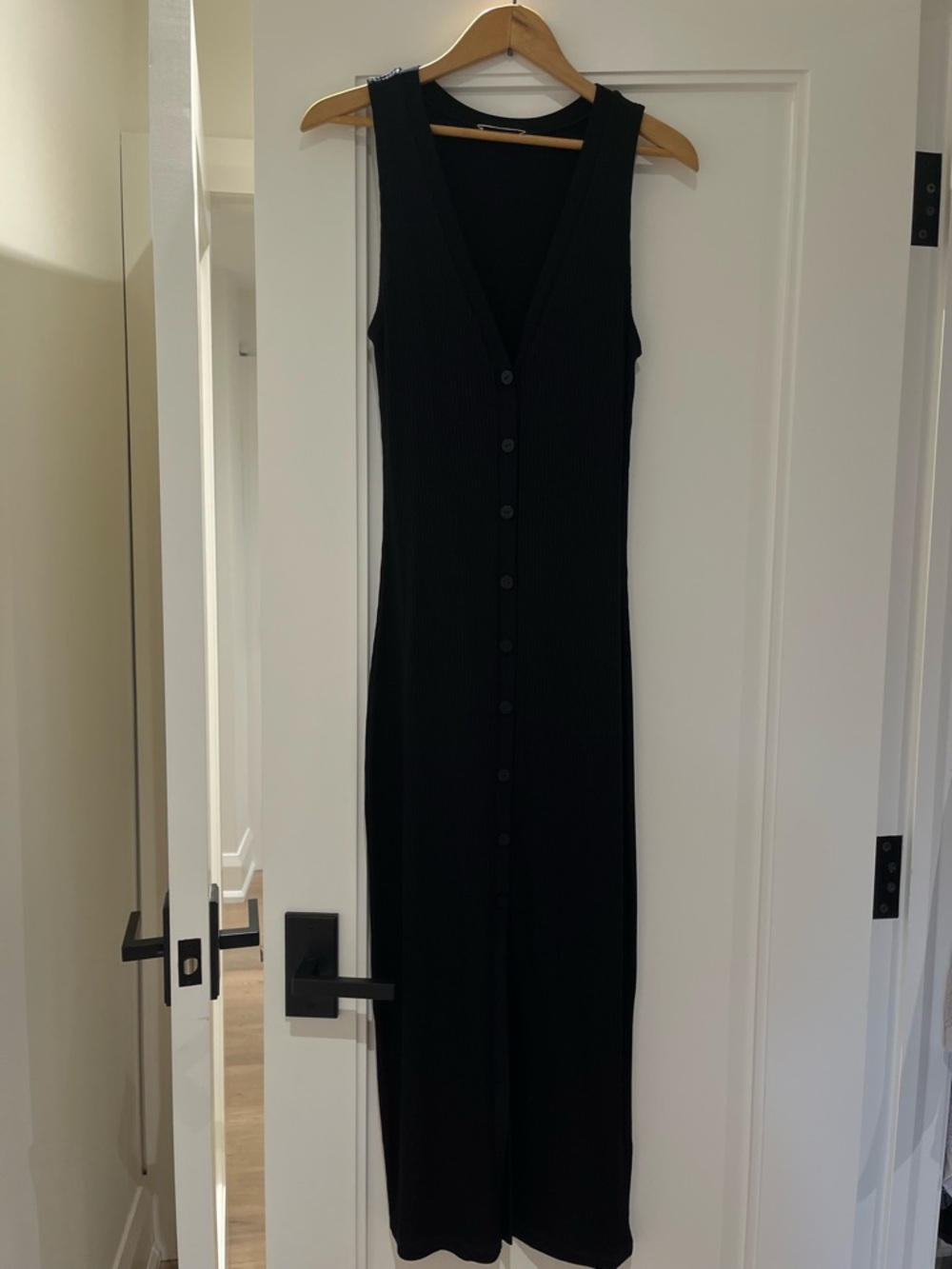 Babaton Black Sleeveless Ribbed Button-Down Maxi Dress